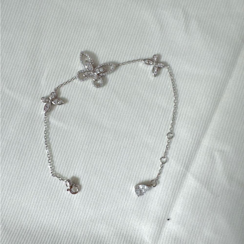 Elegant Silver Butterfly Bracelet size S fit up to 6in wrist